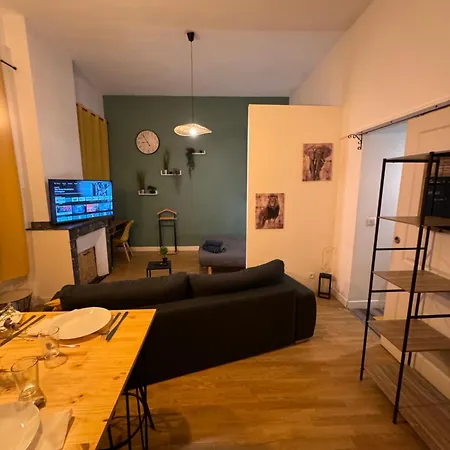 Climatise Aux Pieds De La Cite *