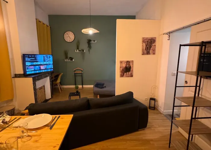 Climatise Aux Pieds De La Cite *